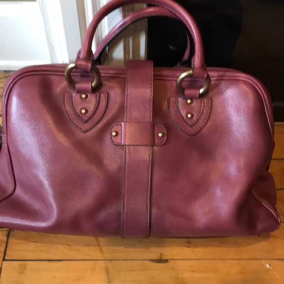 Authentic Marc Jacobs Handbag- Magenta Gold Detail - Picture 4 of 8